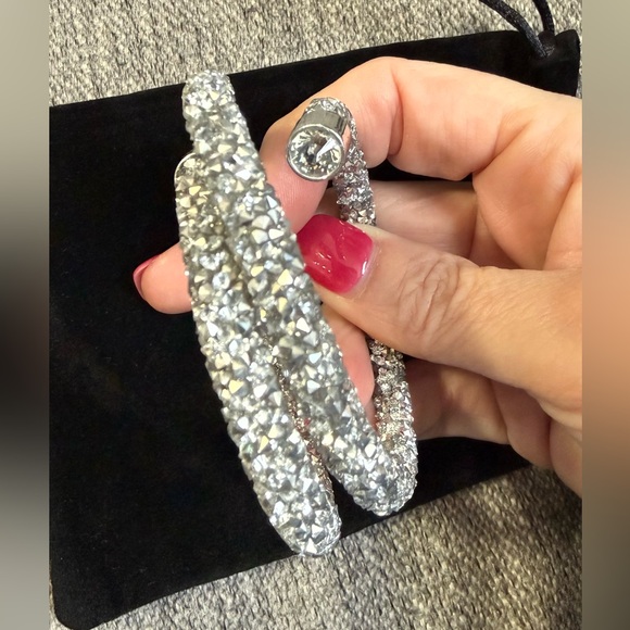 NWOT Crystal Wrap-Around Bracelet, clear/silver - Picture 4 of 6